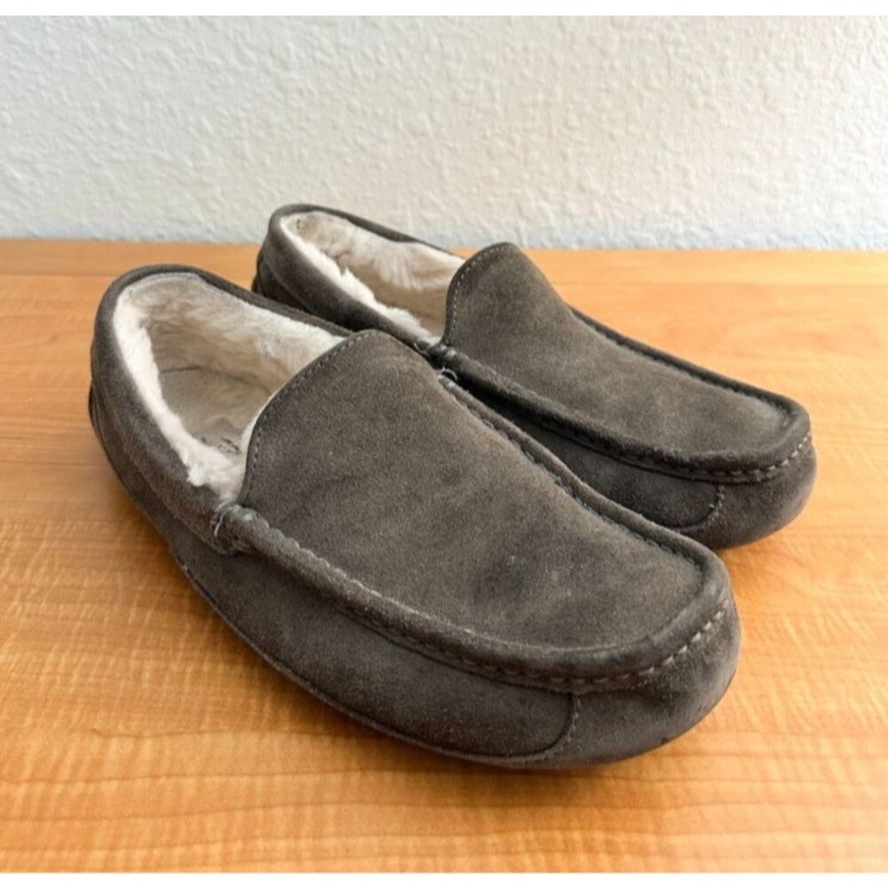 UGG Ascot Sheepskin House Slippers Fur Lined Gray Suede Comfort Slip On Men's 9